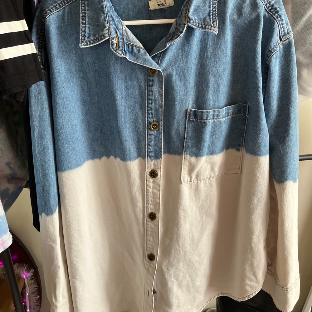 Easel Blue and White Button-Up Shirt